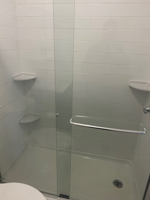 ducha - 822 14th Ave