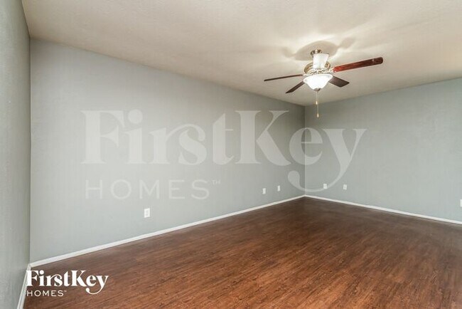 Building Photo - 7005 Wildbriar Court East