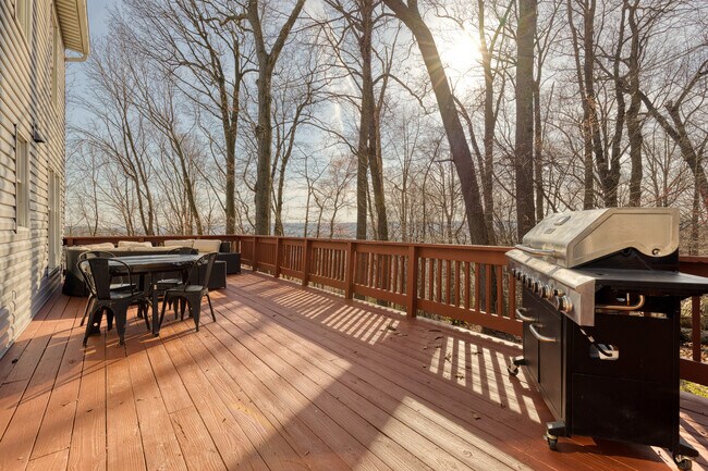 Building Photo - 10595 Blue Bell Way