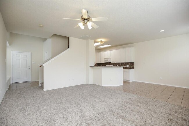 Foto del edificio - 25246 Finchgrove Ln