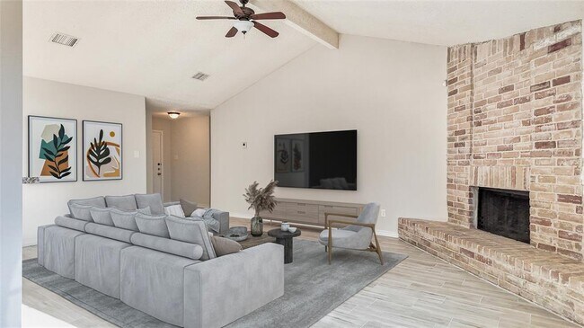 Building Photo - 4706 Glendower Dr
