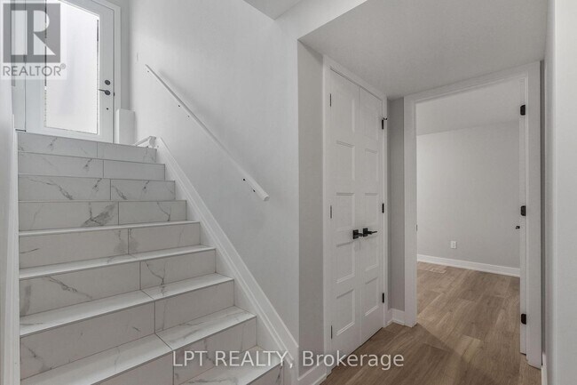 Building Photo - 976 Katia St.