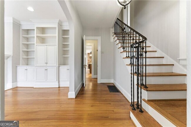 Building Photo - 685 E Morningside Dr NE