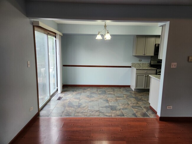 Foto del edificio - 357 Wisteria Dr