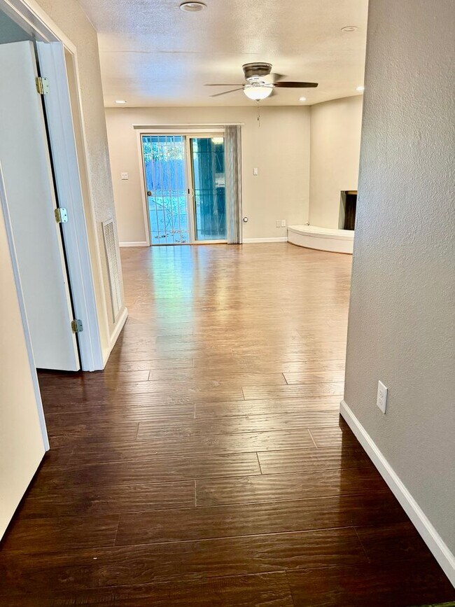 Foto del edificio - 4108 Auburn Blvd