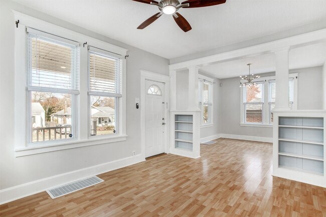 Foto del edificio - 7716 Lovella Ave