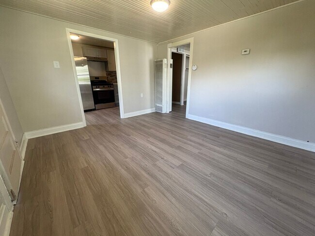 Foto del edificio - 813-825 Lee Ave