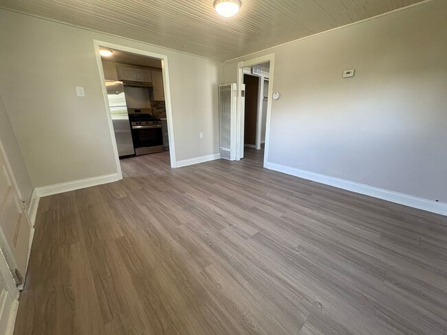 Photo - 813-825 Lee Ave Apartment