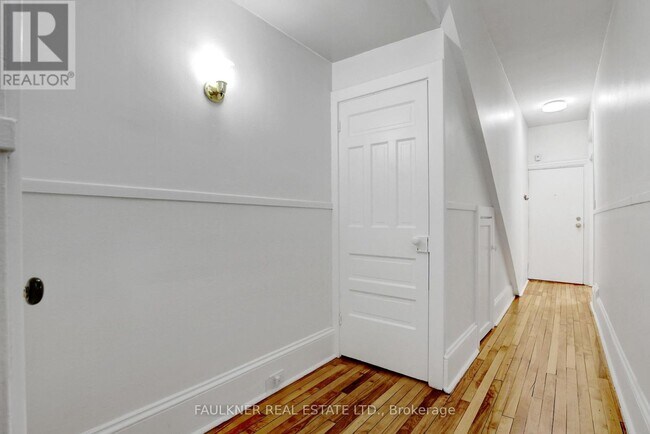 Building Photo - 412 Lewis St