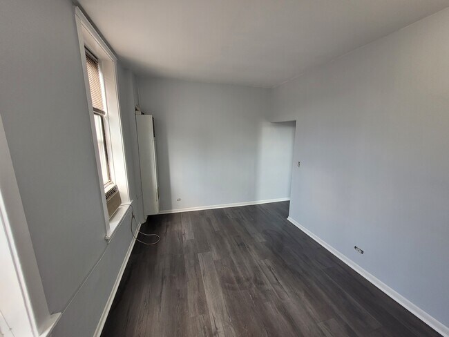 Living Room2 - 2045 N Racine Ave