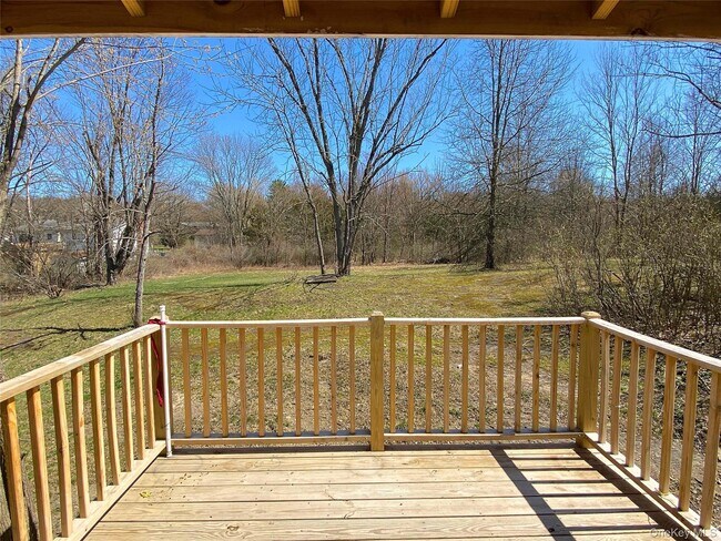 Foto del edificio - 230 NY-32 N