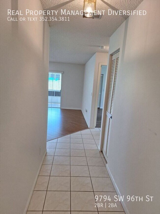 Foto del edificio - 9794 SW 96th St