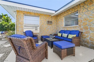 Building Photo - 2823 SE 18th Ave