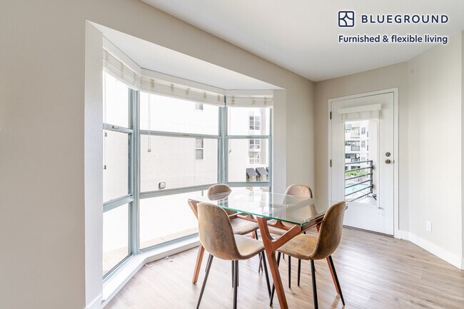 Foto del edificio - 4 Bayside Village Pl