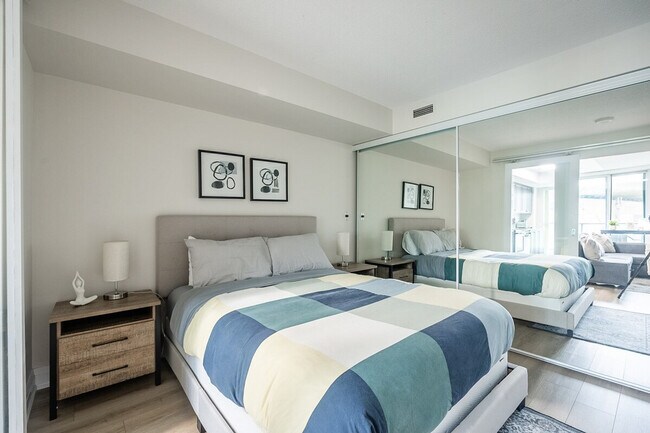 Building Photo - 9 Bastion St