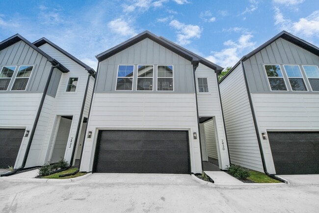 Foto del edificio - 2430 Harrington St