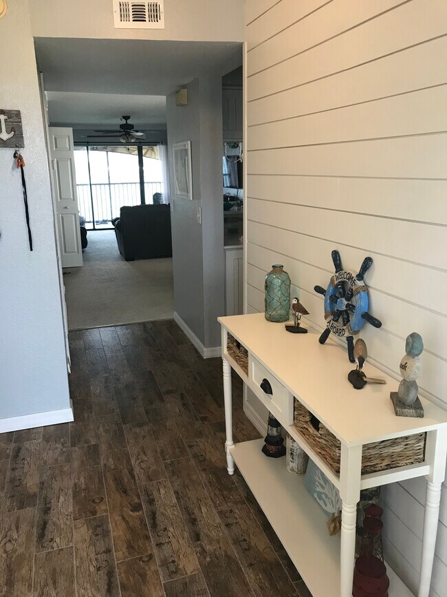 Building Photo - 444 Bouchelle Dr