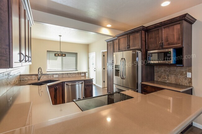 Foto del edificio - 6106-6106 W 8th St