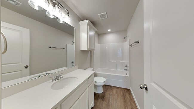 Building Photo - 2 Bedrooms 2 Bathroom 1 Car Garage Duplex ...