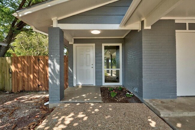 Building Photo - 2103 Lemon Dr