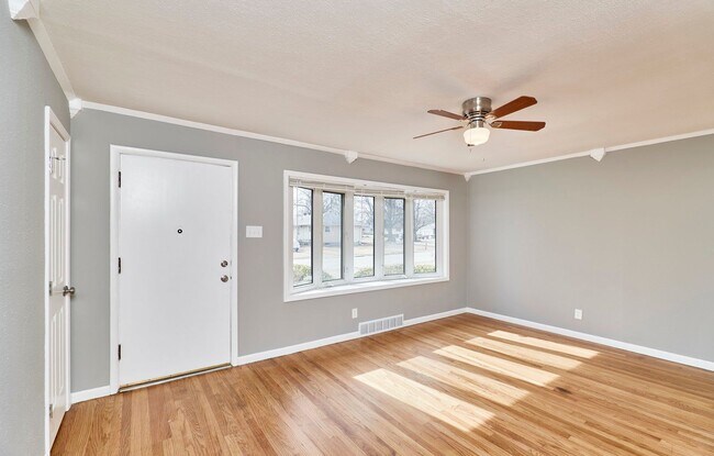 Foto del edificio - 255 Florisota Dr