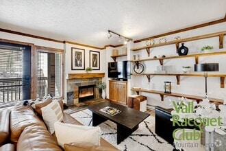 Building Photo - 4620 Racquet Club Dr