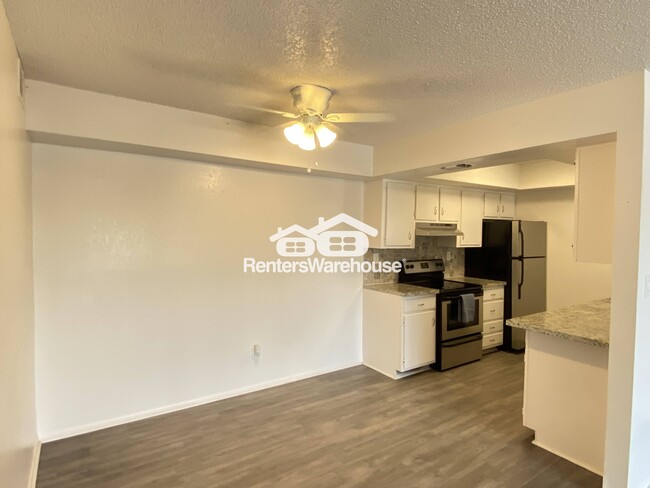 Foto del edificio - 6480 N 82nd St