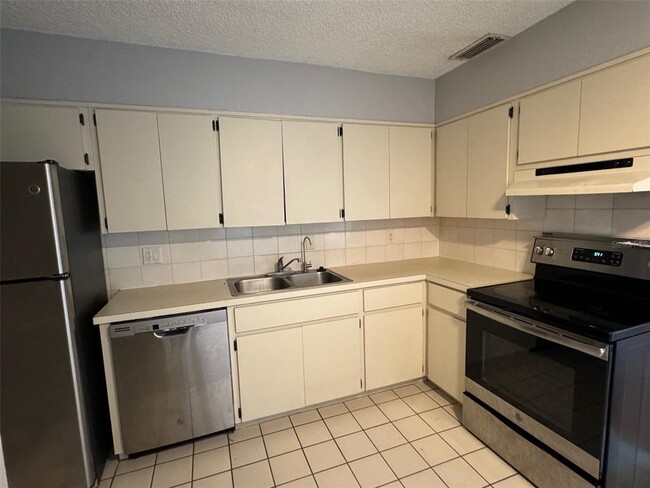 Foto del edificio - 531 93rd Ave N