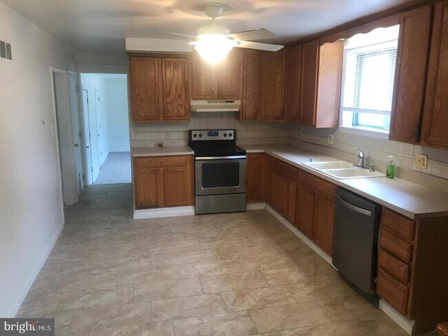 Foto del edificio - 4002 Greenmount Dr