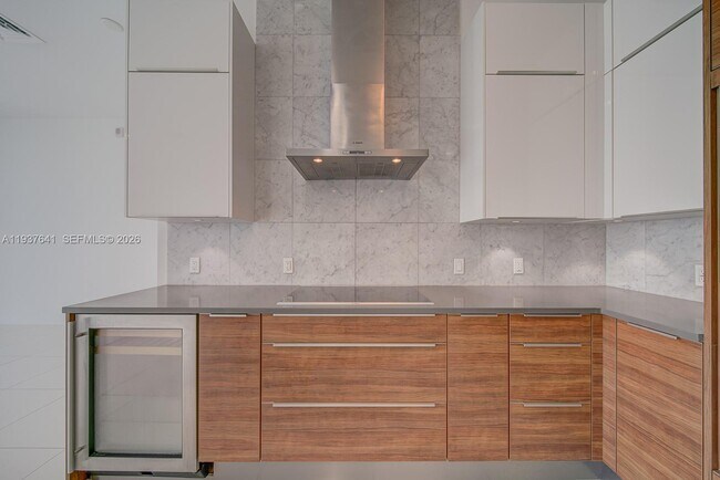 Foto del edificio - 601 NE 27th St