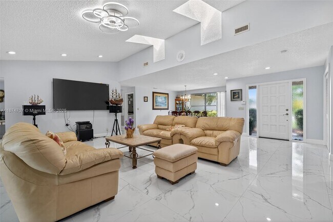 Foto del edificio - 13582 Columbine Ave