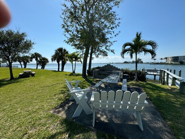 Building Photo - Come enjoy the best of Cocoa Beach!