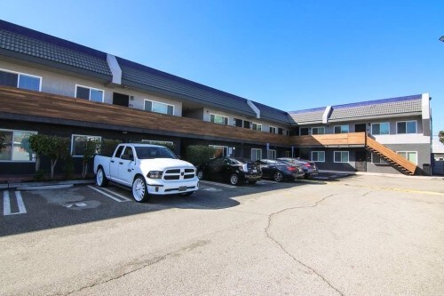 Foto del edificio - Del Amo Place