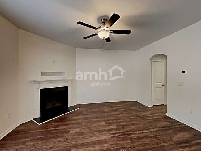 Building Photo - 168 Lakemont Drive