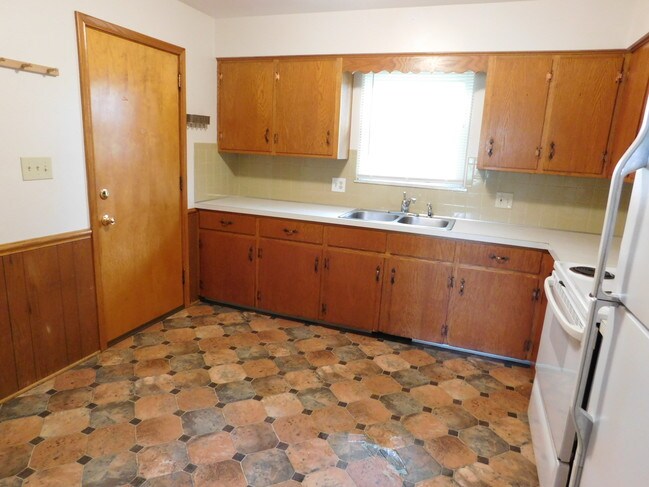 Building Photo - 4340 Lorwood Dr