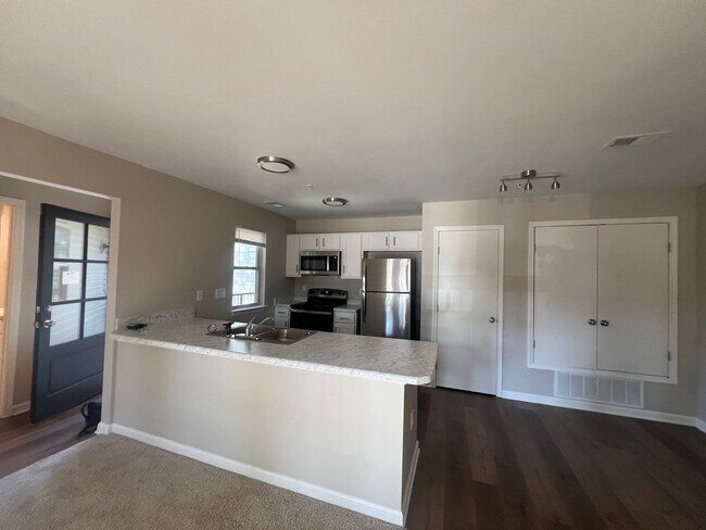 Building Photo - 6696 Whispering Oaks Place #2