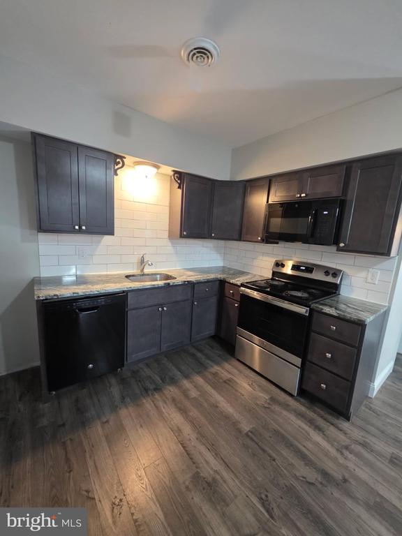 Foto del edificio - 320 Main St