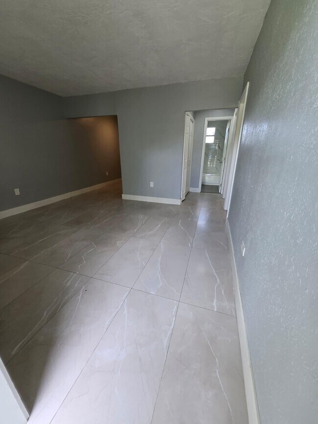 Foto del edificio - 1015 SW 8th St