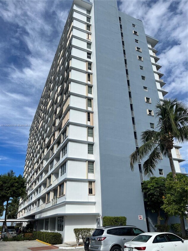 1865 79th Street Causeway Unit PHC, North Bay Village, FL 33141 Apartment for Rent in North