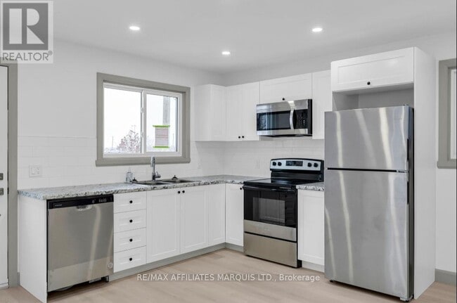 Building Photo - 814 Alice St