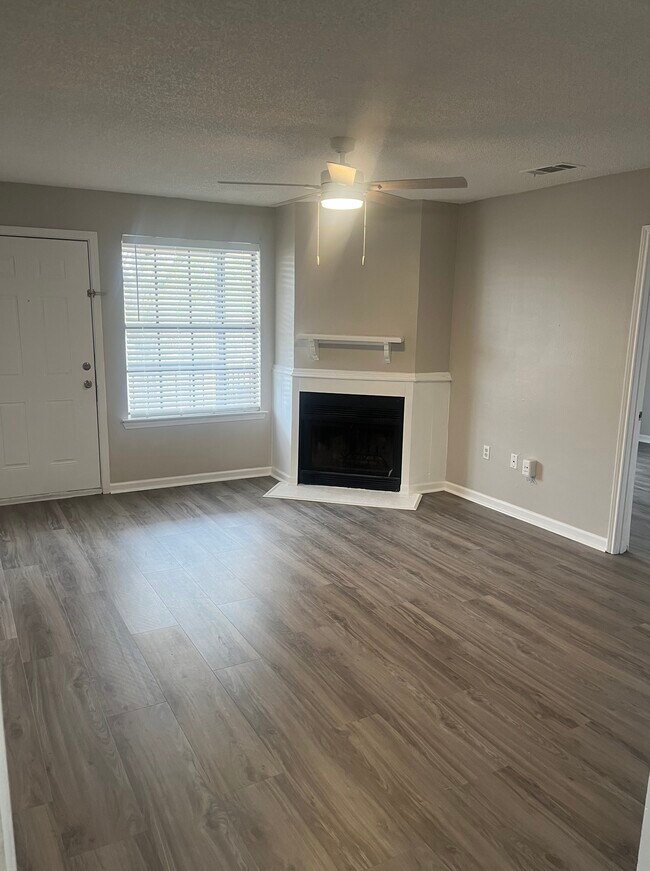 Foto del edificio - 3482 King Bradford Dr