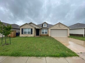 Building Photo - 1840 Land Run Dr