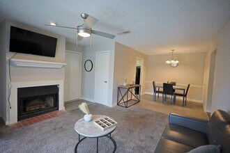 Building Photo - 50 Northtown Dr
