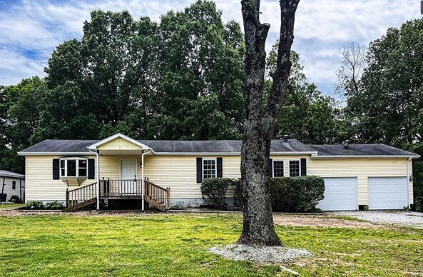 Foto principal - 227 Burden Ln