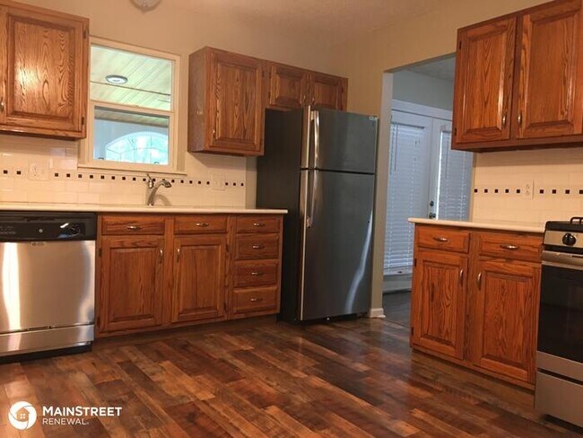 Foto del edificio - 801 N Sioux Ave, Independence, MO 64056