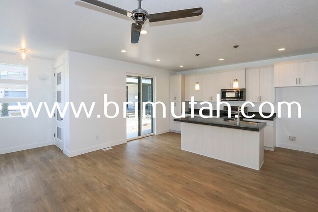 Building Photo - 9188 S Holiday Bowl Ct