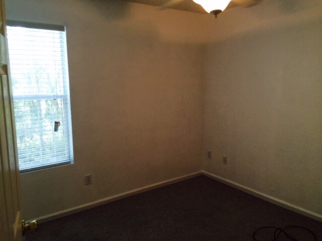 Building Photo - 467 Linda Blair Dr
