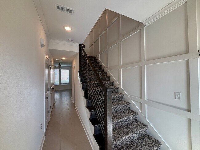 Foto del edificio - 3 BR/2.5BA | Newly Renovated Single Family Home | 2-Car Covered Parking | In Park Hill Schools
