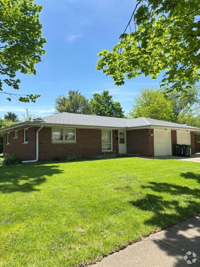 Building Photo - 1105 E Scovill St