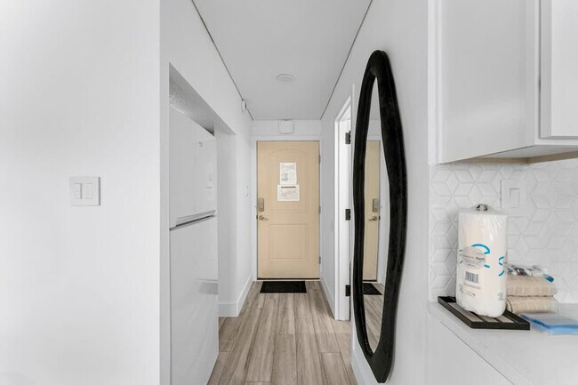 Foto del edificio - 8817 S Thomas Dr